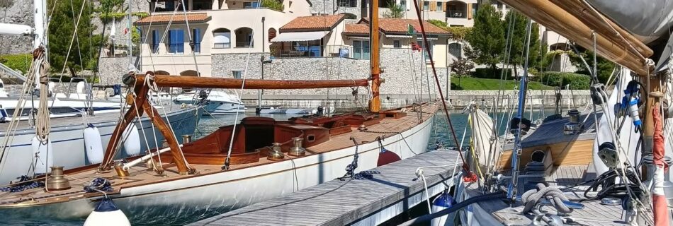 yacht classique à Portopicollo