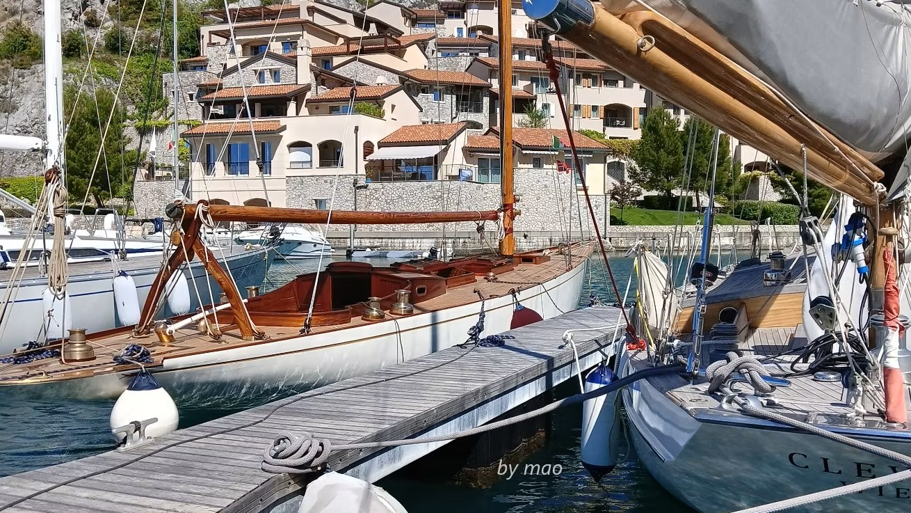 yacht classique à Portopicollo