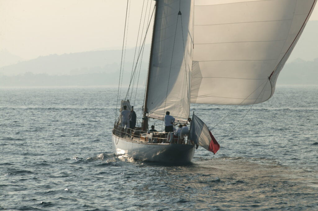 Bateau sous spi - Oiseau de feu